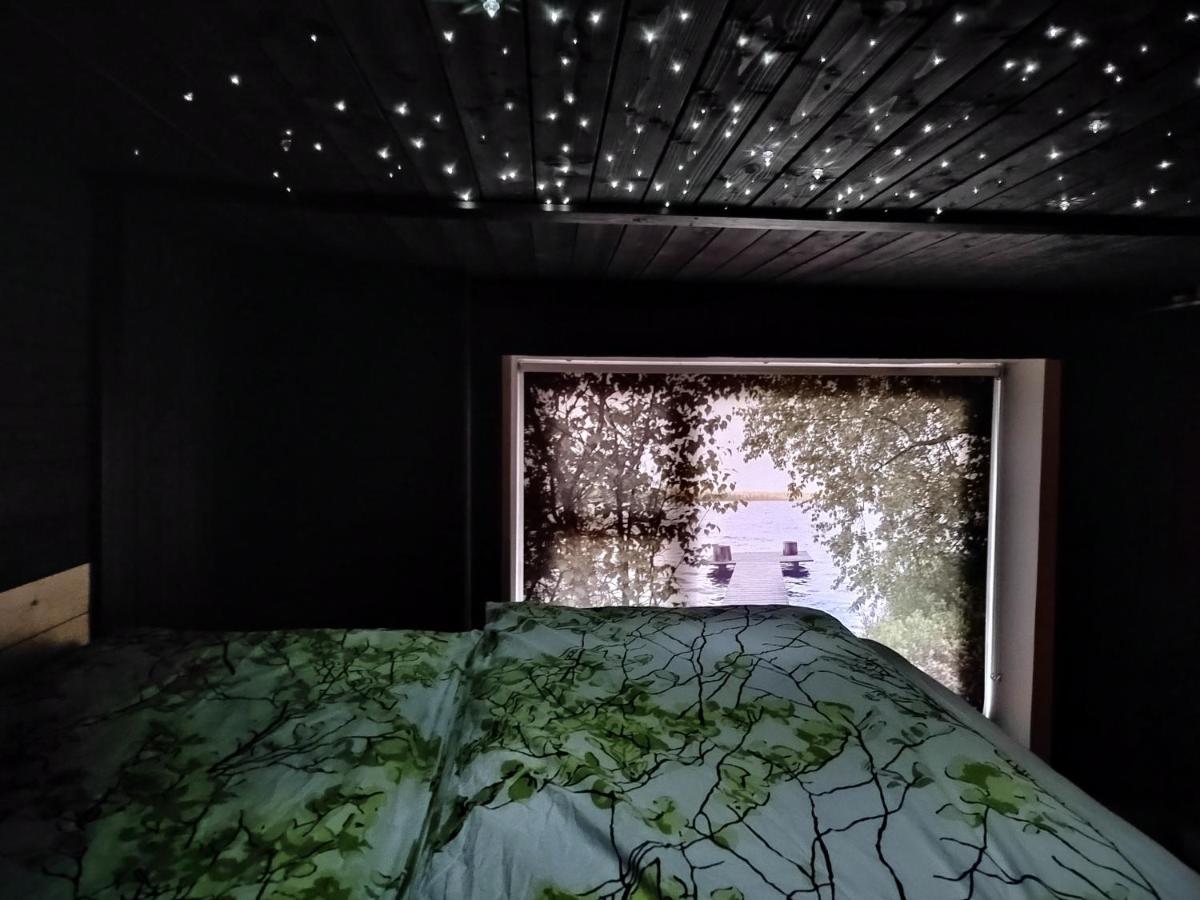 Relax & Recharge - A Unique Suite With A Touch Of Luxury - Hot Tub And Sauna Inspired Decor #Not A Real Sauna# Easy City Access - Direct Train 15 Min To City 헬싱키 외부 사진