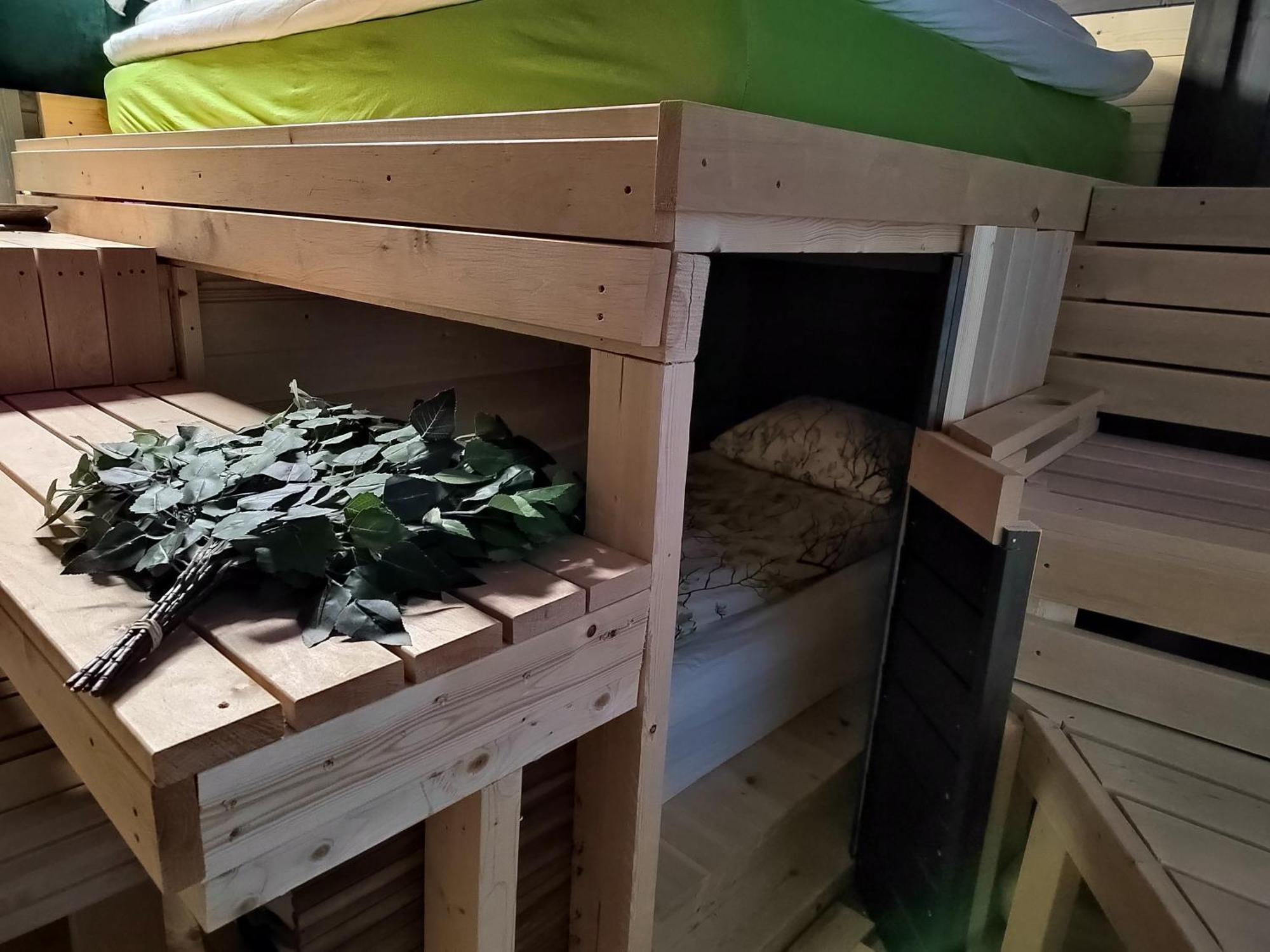 Relax & Recharge - A Unique Suite With A Touch Of Luxury - Hot Tub And Sauna Inspired Decor #Not A Real Sauna# Easy City Access - Direct Train 15 Min To City 헬싱키 외부 사진