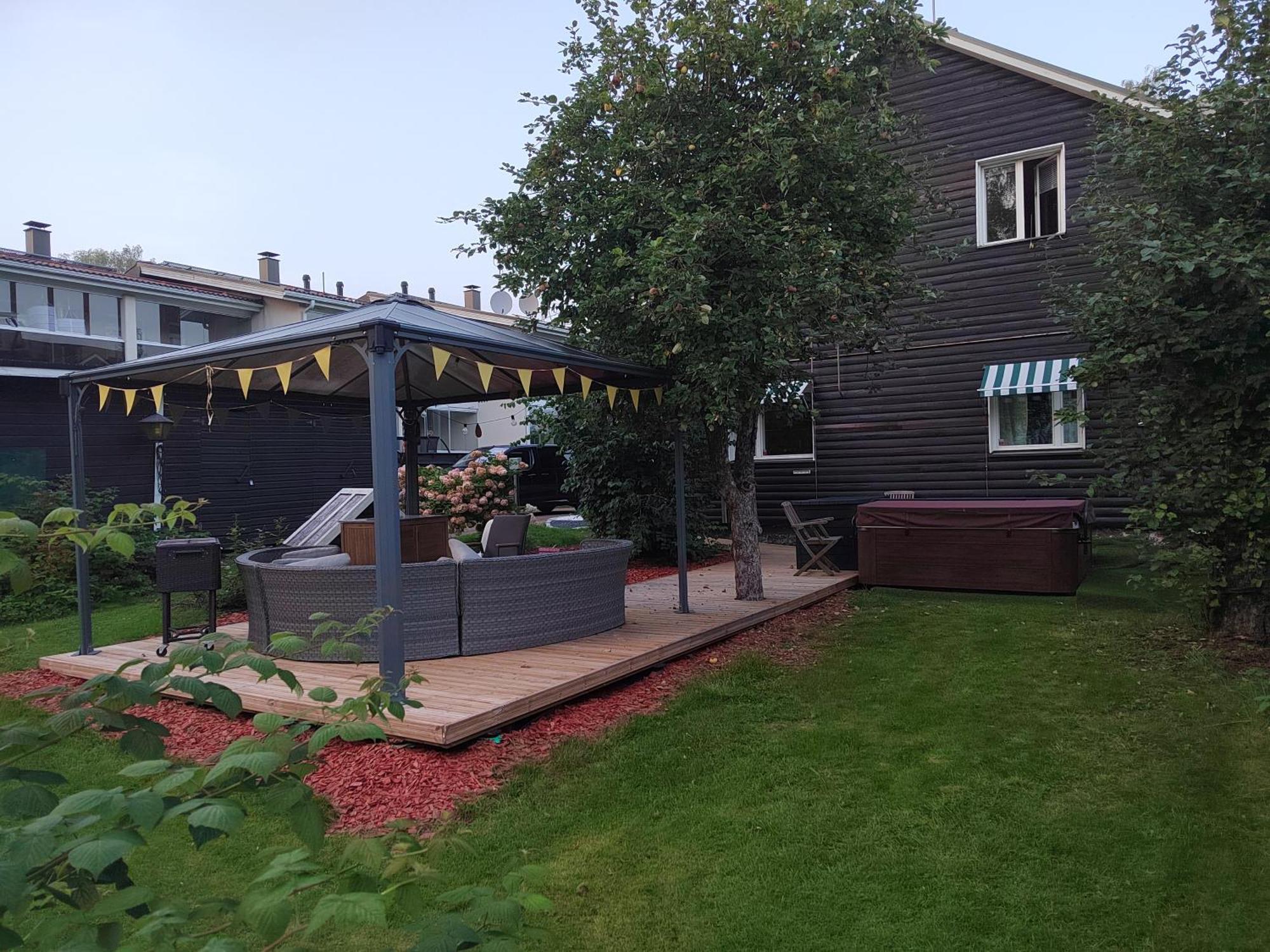 Relax & Recharge - A Unique Suite With A Touch Of Luxury - Hot Tub And Sauna Inspired Decor #Not A Real Sauna# Easy City Access - Direct Train 15 Min To City 헬싱키 외부 사진