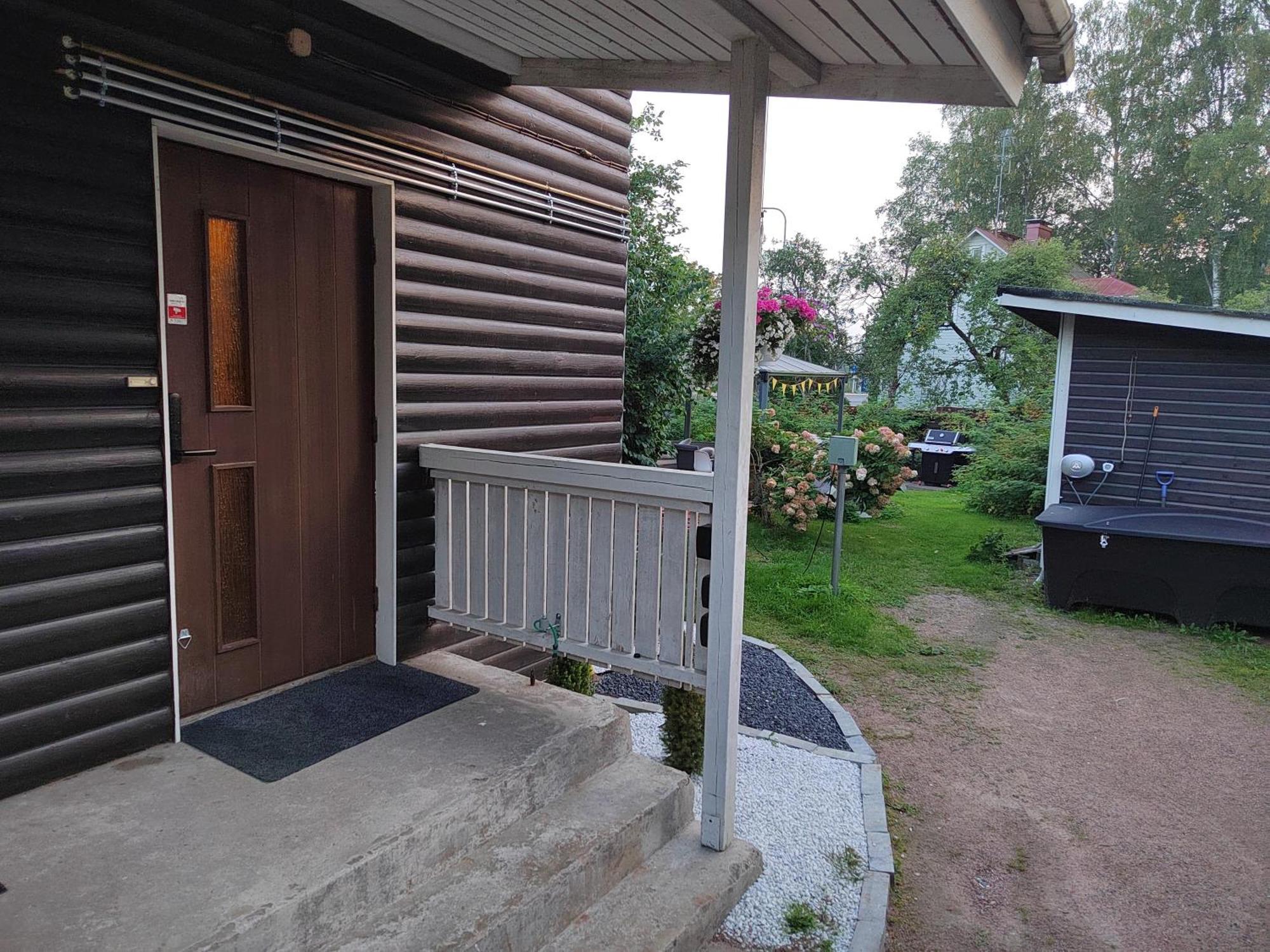 Relax & Recharge - A Unique Suite With A Touch Of Luxury - Hot Tub And Sauna Inspired Decor #Not A Real Sauna# Easy City Access - Direct Train 15 Min To City 헬싱키 외부 사진