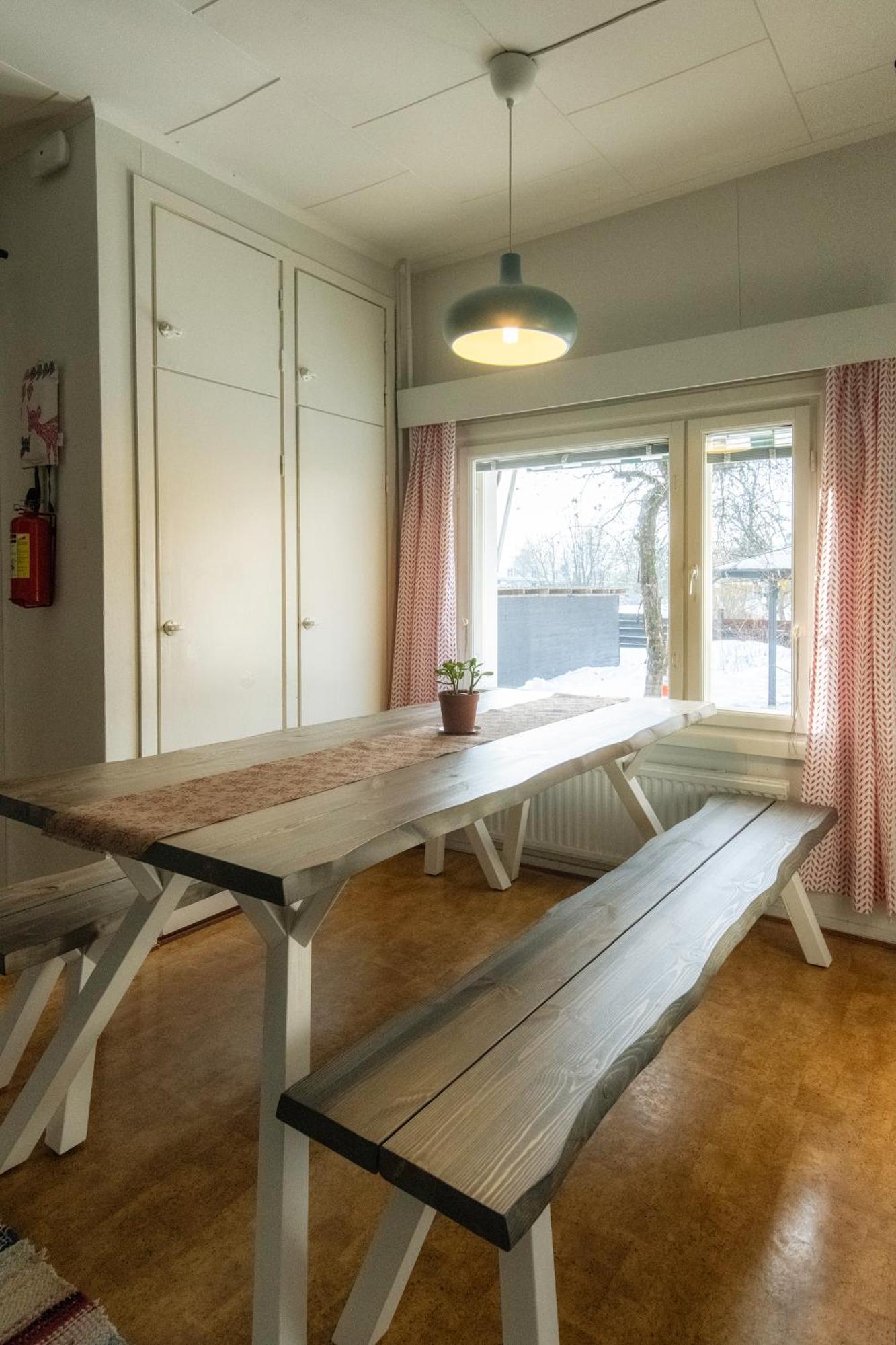 Relax & Recharge - A Unique Suite With A Touch Of Luxury - Hot Tub And Sauna Inspired Decor #Not A Real Sauna# Easy City Access - Direct Train 15 Min To City 헬싱키 외부 사진