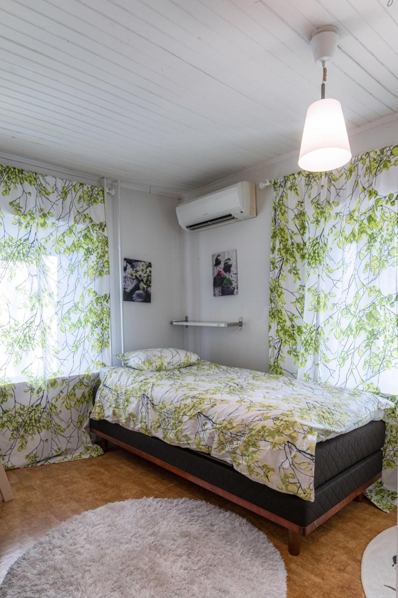 Relax & Recharge - A Unique Suite With A Touch Of Luxury - Hot Tub And Sauna Inspired Decor #Not A Real Sauna# Easy City Access - Direct Train 15 Min To City 헬싱키 외부 사진